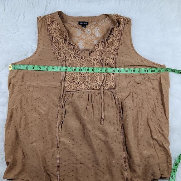Torrid -374 Swiss Dot Crochet Inset Tank‎ Indian Tan Women's Plus size 2 - 2X - Picture 7 of 10